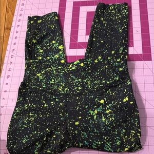 Lululemon Athletica Green and Black Dynamic Leggings